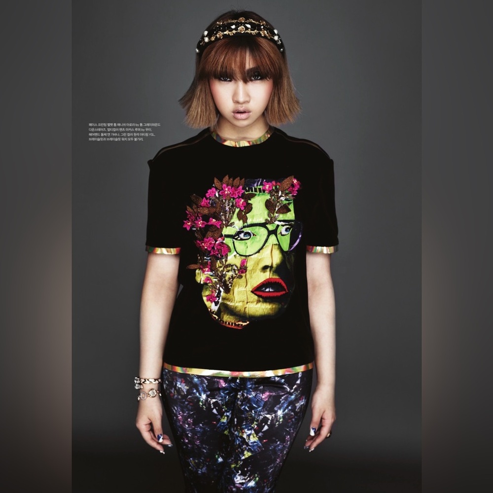 NEW 👑Manish Arora Face painted front Black Velvet Top Colorful Face Design smal